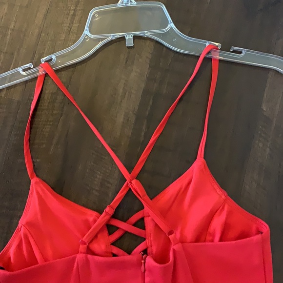Red crisscross front mini dress - Picture 3 of 3